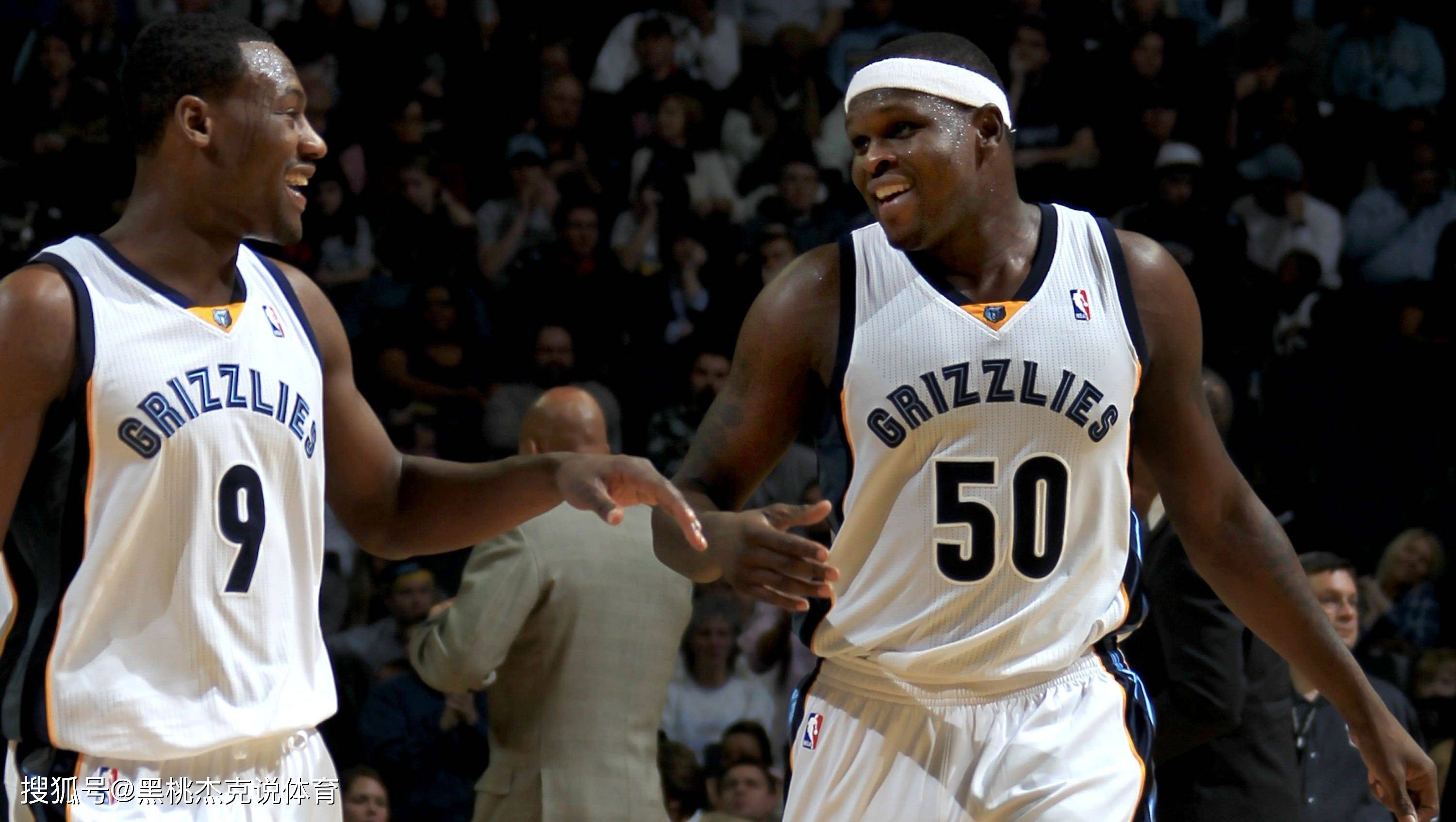 包含孟菲斯灰熊关键时刻远射贴柱,志在社区盾名次提升,话题不断,更衣室氛围转暖的词条 包含孟菲斯灰熊关键时刻远射贴柱,志在社区盾名次提升,话题不断,更衣室氛围转暖的词条