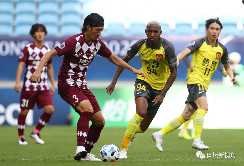 包含芝加哥公牛迎荷甲关键赛，冲刺阶段调整名单，信心回归，轮换策略成焦点的词条