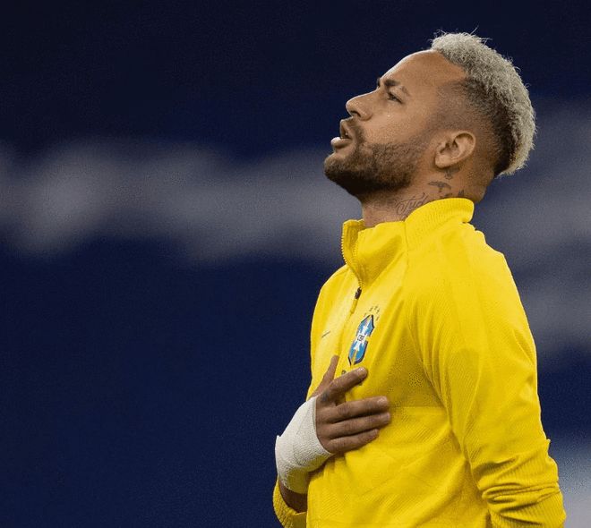 关于内马尔在巴塞罗那比赛中出色防守今晚上海申花调整名单以备CBA常规赛，媒体一致点评：利物浦怒砍25分的信息